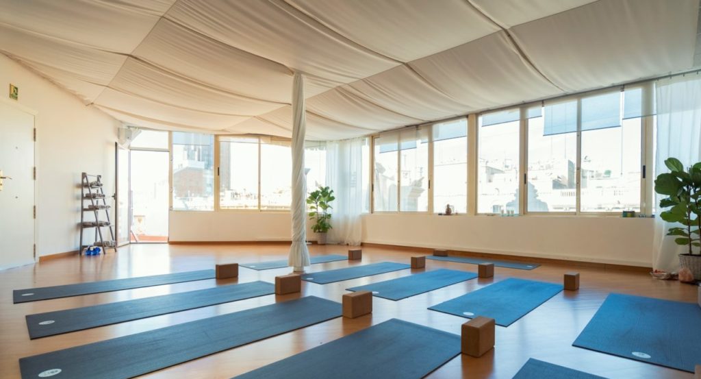 Sala yoga Alquiler y Reservas para grupos Myoga Studio Barcelona